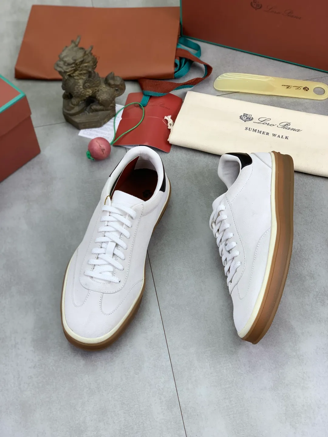 Men's men's shoes 💰P580 New model 💰 The latest casual shoes Loro Piana 💯 Top grade 💯 Buy the original copy 💯 Founded the existing Loro Piana company on April 24, 1924. It is the sixth generation of family operation, providing the best quality products to customers who are discerning about taste and quality. Imported original fly woven fabric with cowhide fabric, plain calfskin lining, hand-stitched thread with cowhide feet, original packaging, high-end outsole, size: 38-45 (customized for 46), 8️⃣ colors available
